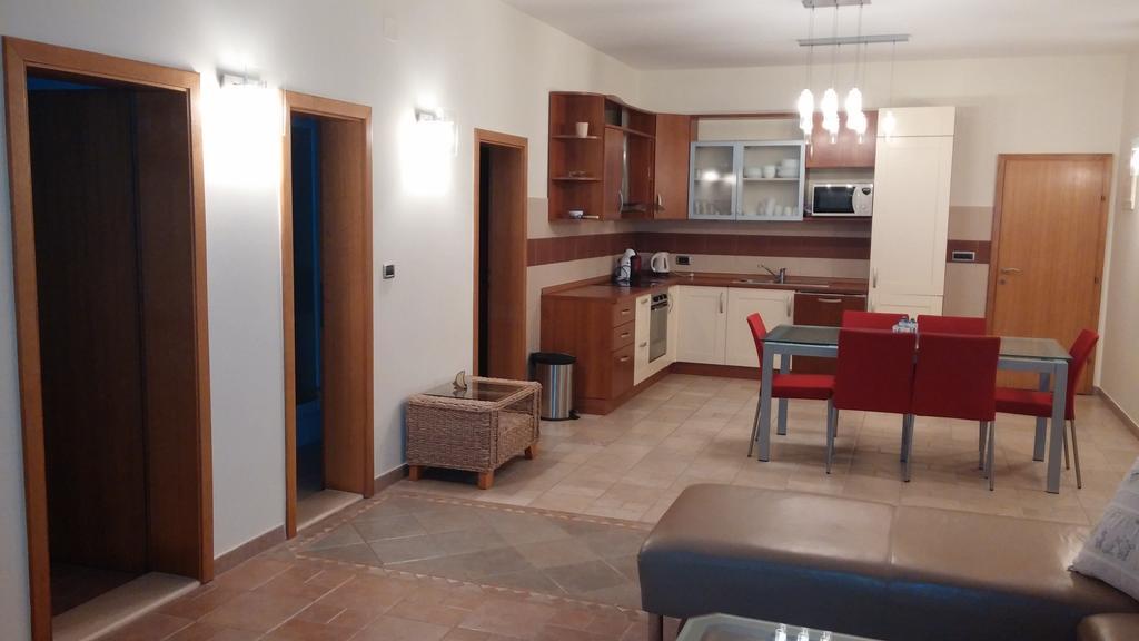 Apartments On Gorana Pavlova 24 Sutivan ภายนอก รูปภาพ