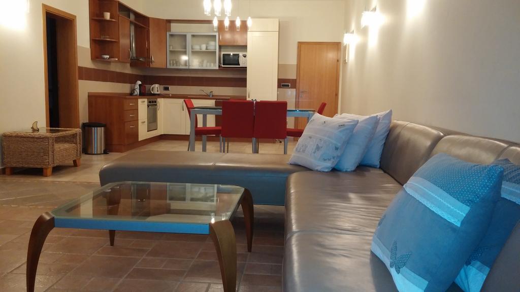 Apartments On Gorana Pavlova 24 Sutivan ภายนอก รูปภาพ