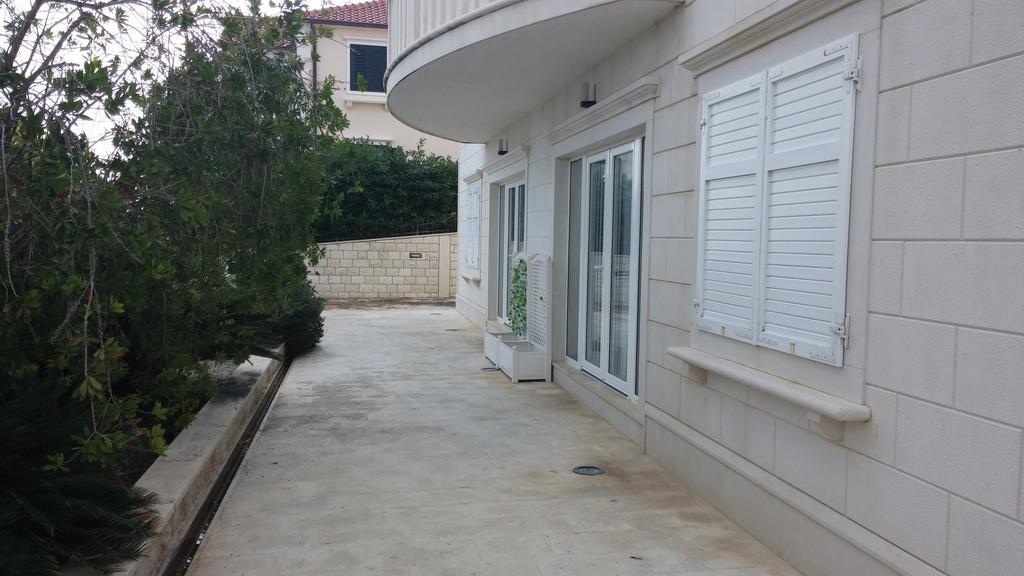 Apartments On Gorana Pavlova 24 Sutivan ภายนอก รูปภาพ
